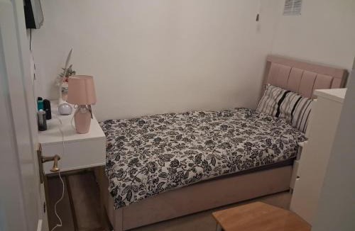 South Ockendon House | Cullen Sqaure