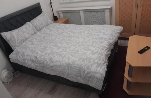 South Ockendon House | Cullen Sqaure