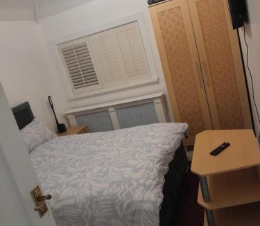 South Ockendon House | Cullen Sqaure