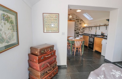 Llanfachraeth Cottage | Cwch Gwenyn