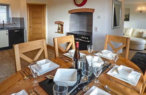 Llandrindod Wells House | Cwmcelyn: Tranquil Retreat in Rhayader