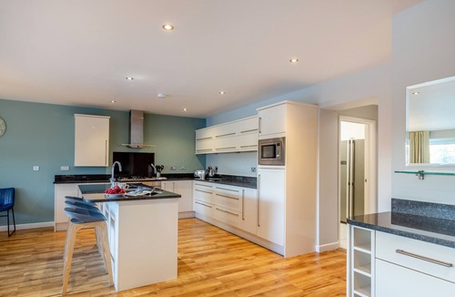 Winnard's Perch House | Cwtch- Retallack - Six Bedroom House, Sleeps 12