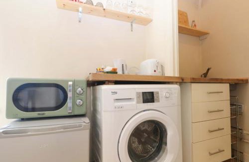 Dorking Apartment | Daisy Cottage