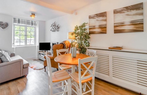 Shaldon House | Daisy Cottage