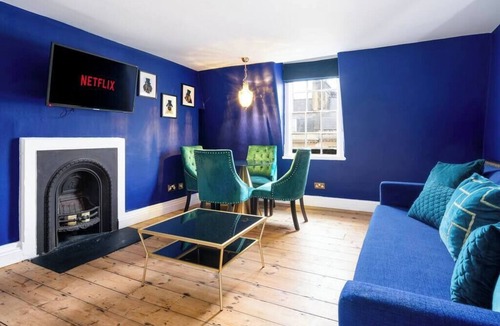 Upper Town Apartment | Darcy's Pride – central 2-bedroom apartment