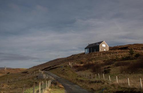 Waternish House | Dark Skye Cottage - Luxury Accommodation