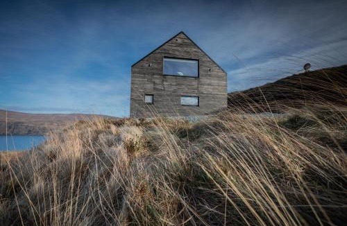 Waternish House | Dark Skye Cottage - Luxury Accommodation