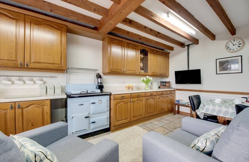 Garndolbenmaen House | Darn Isaf - Three Bedroom House, Sleeps 5