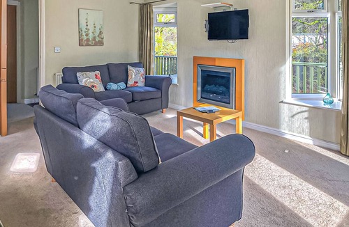 Whitfield Ski Chalet | Decadent and spacious contemporary timber lodge.