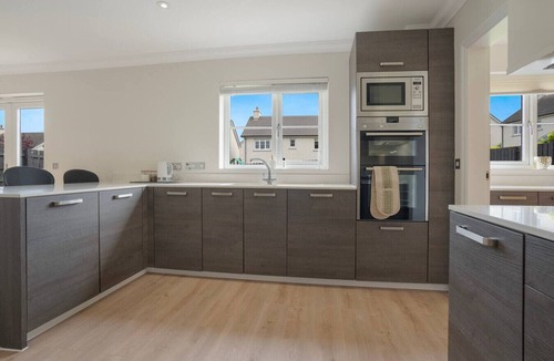 Aberdeen House | Deeside Brae Villa | Grampian Lettings