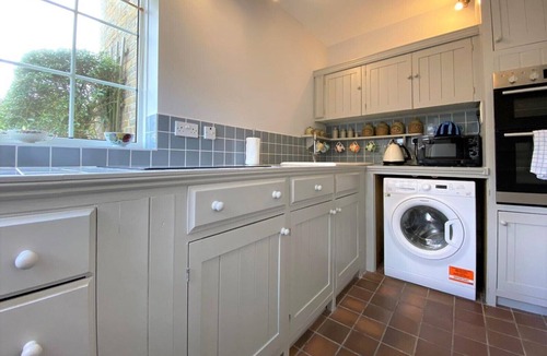 Sandwich Apartment | Delf Stream Flat - Close to town with lovely sunny terrace