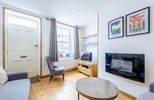 Rhayader House | Delfryn Cottage
