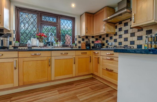 Emersons Green House | Delightful home with secure garden and parking
