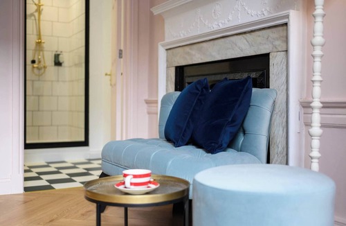 New Town House | Deluxe Double with Bathroom (Room 5 - Ground Floor)