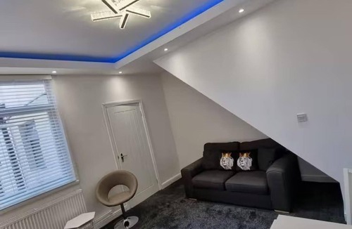 Kirkdale Apartment | Den Homes Luxury Flat, Flat,fully Air-conditioned