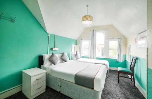 Westcliff-on-Sea Hotel | Devine Beach Hotel, Westcliff Southend-On-Sea
