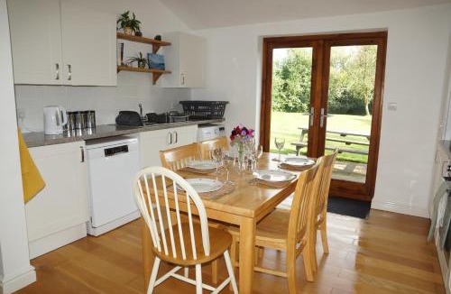 Holsworthy House | Dilly Dally Barn