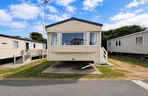 Pakefield House | Dog friendly 6 berth caravan with decking close to Pakefield beach ref 68106CR