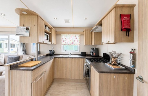 Pakefield House | Dog friendly 6 berth caravan with decking close to Pakefield beach ref 68067B