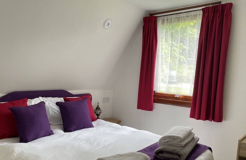 South Laggan Cabin | Dog friendly with hot tub