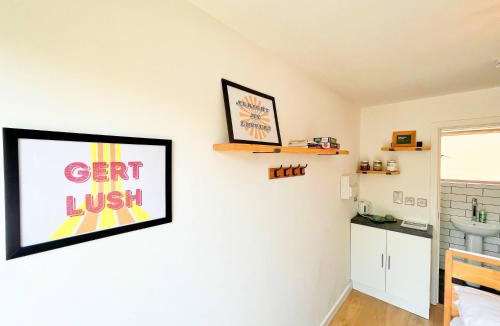 Saint Paul's House | Dolores Suite EcoPod Treehouse in the city centre