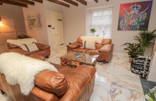 Beadnell House | Donni Hall Cottage