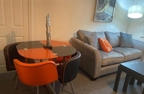 Cheltenham Apartment | Dorset villa flat 1 at Pittville Lawn