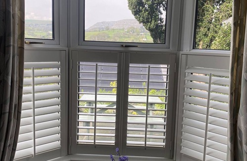 Llangollen Apartment | Double bed room-Ensuite with Shower-Landmark view