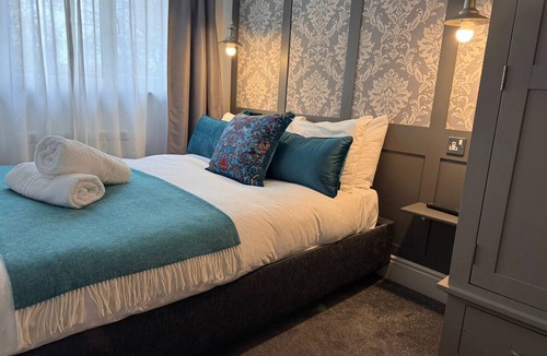 Cambridge City Centre House | double room/shared bathroom