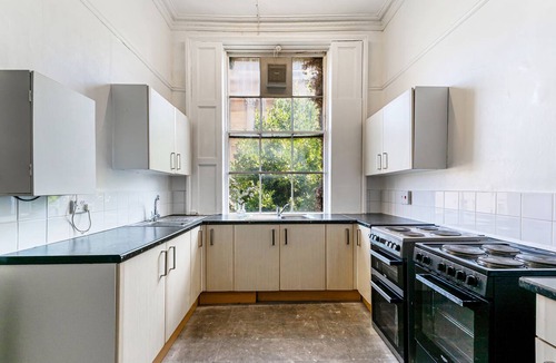 Clifton House | Double Room with Shared Bathroom