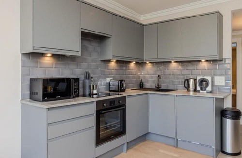 West End Apartment | Dragon Suites - Edinburgh City Centre 2 Bed Apartment