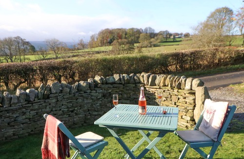 Wolsingham Cottage | DROVER'S COTTAGE, pet friendly, with a garden in Wolsingham