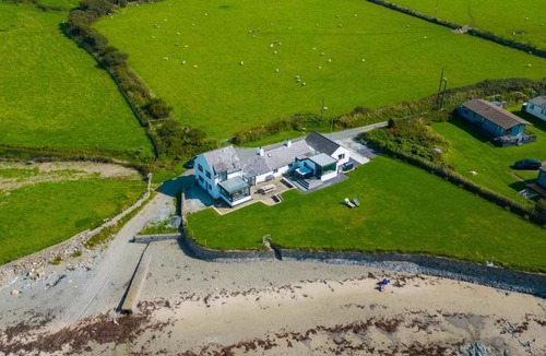Llanfaethlu House | Dryll y Gro