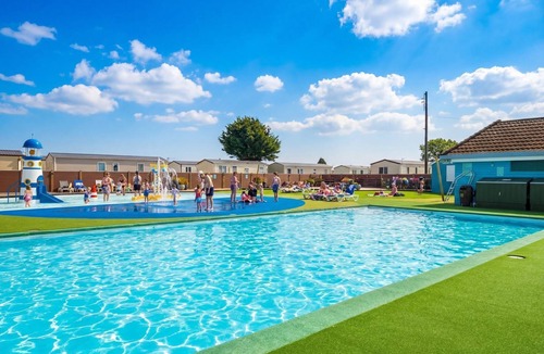 South Hayling Cottage | DUNE DELIGHT - HAYLING ISLAND in Hayling Island Holiday Park