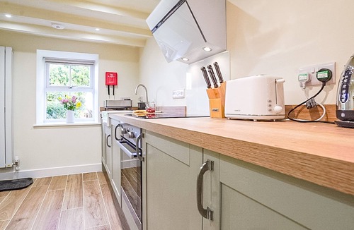 Dinas Cottage | Dyserth - a self catering cottage that sleeps 4 guests in 2 bedrooms