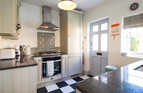 Rye House | Easter Cottage - Central Rye Effortless Chic Pass the Keys