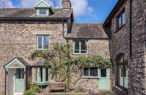 Burton Cottage | EGREMONT COTTAGE, pet friendly, country holiday cottage in Carnforth