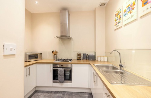 Merchiston Apartment | Elegant 2-Bed Flat with Edinburgh Charm