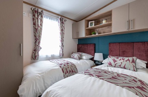 Thirsk Cabin | Ellery Waterside Spa, Thirsk