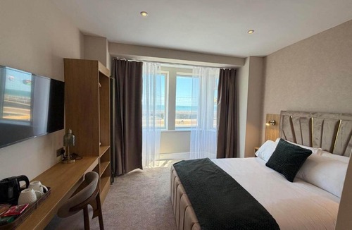 South Shore Hotel | Emerald Tide Hotel - Blackpool