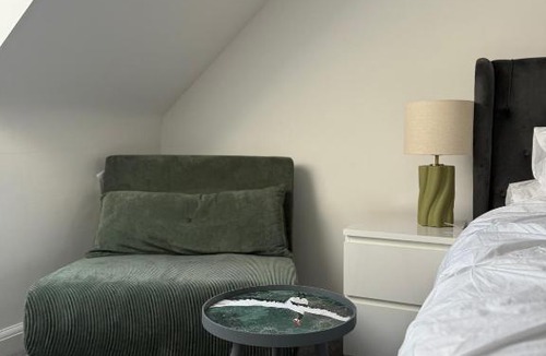 Seisdon House | En-suite Studio - LuxurymeetsComfort