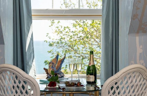 Ventnor House | Enchanted Manor