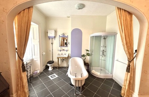 Ventnor House | Enchanted Manor