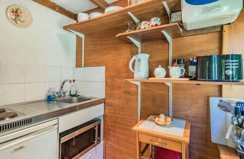 New Forest District Cabin | Endymion, Linwood: A Cozy Retreat