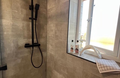 Kettering Apartment | Enigma Penthouse by SJP - 2 Bedroom - 2 Bathroom - Central Kettering - Sleeps 4