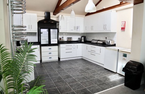 Gloucester House | Ensuite king with private bathroom
