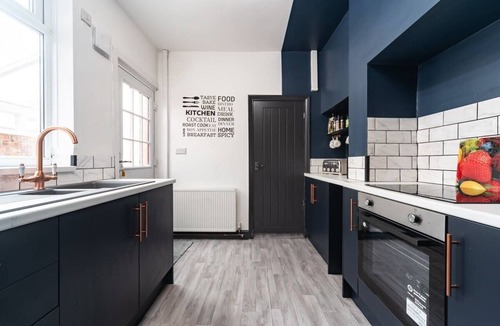 Hull House | Ephphatha 4 Beds Central A63 3 Bedrms Free Wifi