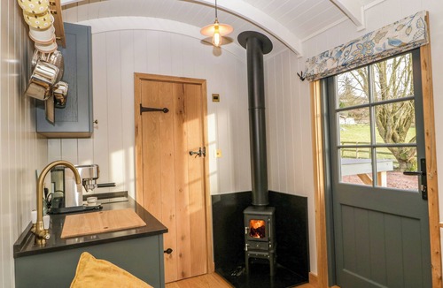 Moreton Cottage | Evendine Hut @ Evendine Cottage