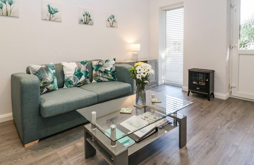 Isle of Purbeck Cottage | EVENTIDE - CASTLE VIEW COTTAGE, pet friendly in Corfe Castle