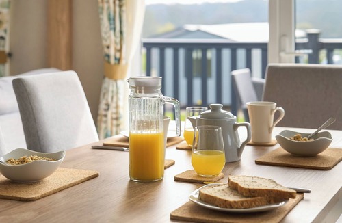 Plaitford Ski Chalet | Exclusive Lodge 4 bed HT Pet